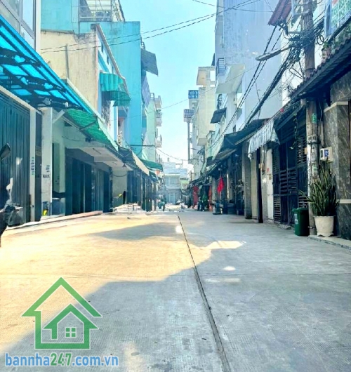 CHỈ 6,85 TỶ - SIÊU PHẨM 5 TẦNG – FULL NỘI THẤT – MTKD HẺM XE TẢI BÌNH TRỊ ĐÔNG - VỪA Ở – VỪA KINH DOANH – 4 PN – 4 WC - VỊ TRÍ HIẾM Diện tích: 4m x 13m – CN 48m²