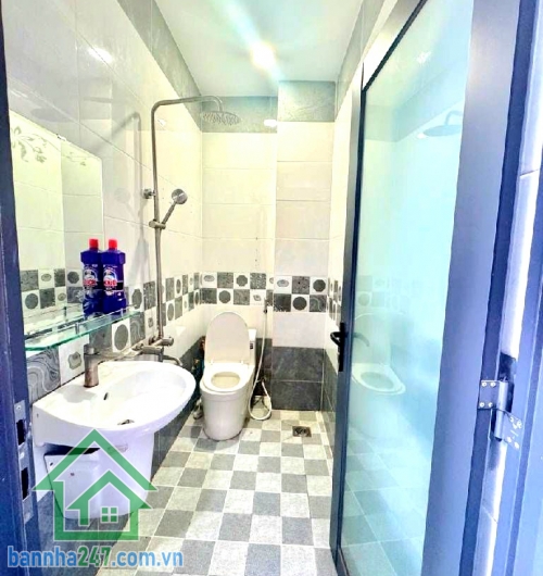 CHỈ 6,85 TỶ - SIÊU PHẨM 5 TẦNG – FULL NỘI THẤT – MTKD HẺM XE TẢI BÌNH TRỊ ĐÔNG - VỪA Ở – VỪA KINH DOANH – 4 PN – 4 WC - VỊ TRÍ HIẾM Diện tích: 4m x 13m – CN 48m²