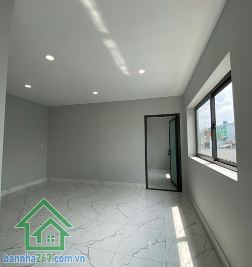 BÁN GẤP NHÀ HẺM 1 SẸC LÊ VĂN QUỚI – 5PN – SÁT CHỢ – GIÁ CHỈ 5.29 TỶ Nhà đẹp – vào ở ngay – sát chợ Lê Văn Quới – Bình Tân. Diện tích lớn: 5 x 20m – sổ vuông vức.