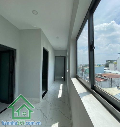 BÁN GẤP NHÀ HẺM 1 SẸC LÊ VĂN QUỚI – 5PN – SÁT CHỢ – GIÁ CHỈ 5.29 TỶ Nhà đẹp – vào ở ngay – sát chợ Lê Văn Quới – Bình Tân. Diện tích lớn: 5 x 20m – sổ vuông vức.