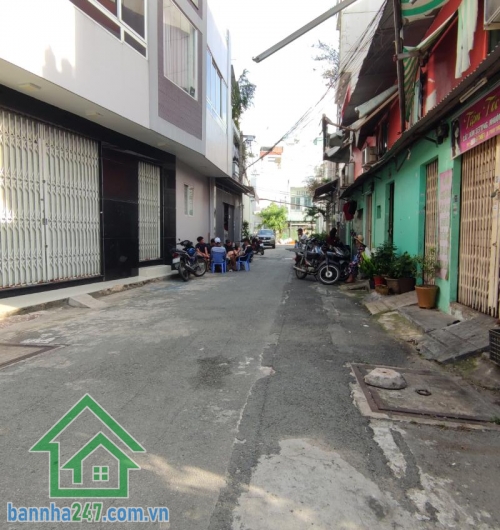 NHỈNH 10 TỶ - NHÀ ĐẸP CHÍNH CHỦ – GẦN NGUYỄN SƠN - P. PHÚ THỌ HÒA, TÂN PHÚ DT: 46.8m² (4x14m) – Kết cấu 4 tầng, 6PN, 7WC. Căn góc 2 mặt tiền cực thoáng.