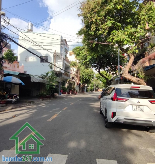 NHỈNH 10 TỶ - NHÀ ĐẸP CHÍNH CHỦ – GẦN NGUYỄN SƠN - P. PHÚ THỌ HÒA, TÂN PHÚ DT: 46.8m² (4x14m) – Kết cấu 4 tầng, 6PN, 7WC. Căn góc 2 mặt tiền cực thoáng.