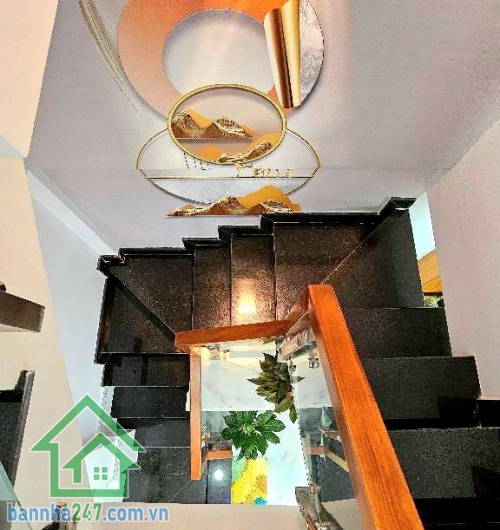 CHỈ 4,15 TỶ – HẺM Ô TÔ – SIÊU PHẨM 3 TẦNG – 19M² VUÔNG VỨC – THÔNG LẠC LONG QUÂN – TRẦN VĂN QUANG - 2PN – 3WC * DT: 3,4 × 6m = 19m² * Kết cấu: 1 trệt – 2 lầu – ban công, 2PN – 3WC – 1PK