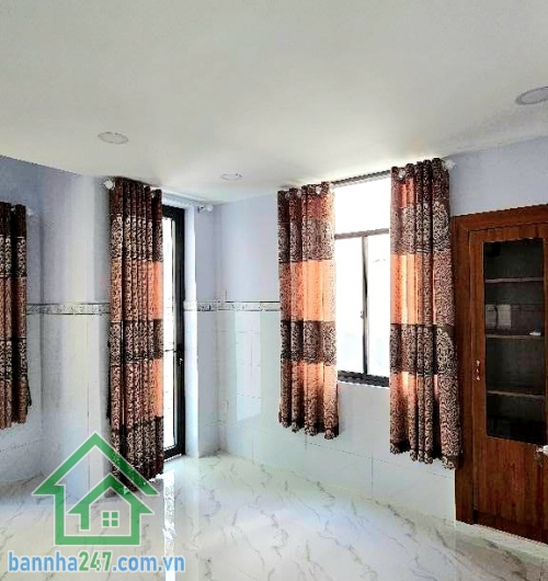CHỈ 4,15 TỶ – HẺM Ô TÔ – SIÊU PHẨM 3 TẦNG – 19M² VUÔNG VỨC – THÔNG LẠC LONG QUÂN – TRẦN VĂN QUANG - 2PN – 3WC * DT: 3,4 × 6m = 19m² * Kết cấu: 1 trệt – 2 lầu – ban công, 2PN – 3WC – 1PK