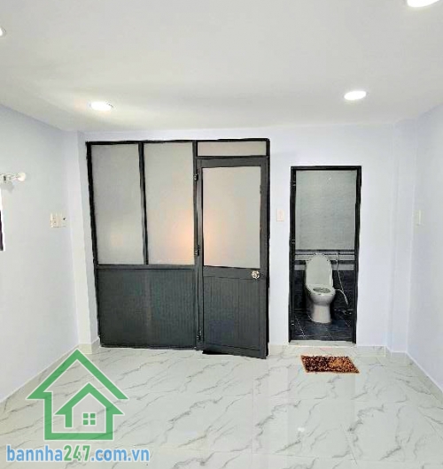 CHỈ 4,15 TỶ – HẺM Ô TÔ – SIÊU PHẨM 3 TẦNG – 19M² VUÔNG VỨC – THÔNG LẠC LONG QUÂN – TRẦN VĂN QUANG - 2PN – 3WC * DT: 3,4 × 6m = 19m² * Kết cấu: 1 trệt – 2 lầu – ban công, 2PN – 3WC – 1PK