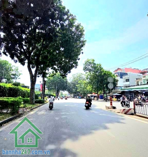 CHỈ 7,4 TỶ – SIÊU PHẨM SIÊU RẺ - ĐƯỜNG 12M KHÔNG LỘ GIỚI – ĐI BỘ AEON TÂN PHÚ - 60M² – 3 TẦNG – HOÀN CÔNG – DÒNG TIỀN 15TR/TH Nhà đẹp khu phân lô đồng bộ