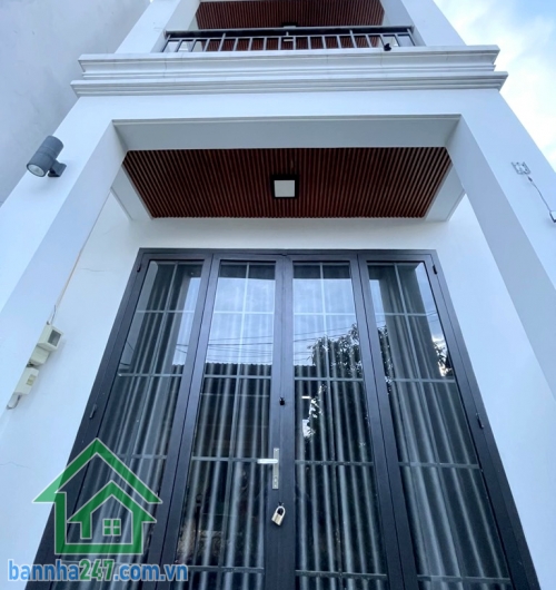 CHỈ 3 TỶ – NHÀ MỚI XÂY – SỔ RIÊNG – GẦN CHỢ CẦU XÁNG, BÌNH CHÁNH - 2PN – 2 WC, có ban công * Diện tích: 4 x 15m * Kết cấu: 1 trệt 1 lầu * 2PN – 2 WC, có ban công