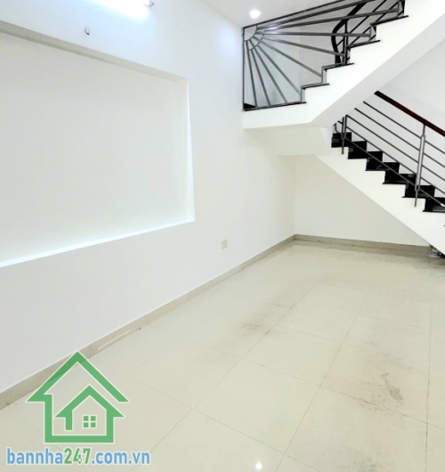 Nhỉnh 6 Tỷ – HXH Trường Chinh – 3 Tầng BTCT - Cách Mặt Tiền Vài Căn – 4PN - 4WC – Gần Ga T3 Nhà hẻm xe hơi Trường Chinh – Tân Bình, vị trí cực hiếm trong tầm giá