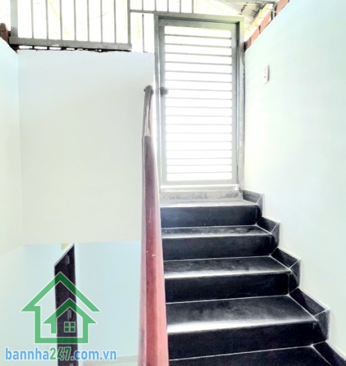 Nhỉnh 6 Tỷ – HXH Trường Chinh – 3 Tầng BTCT - Cách Mặt Tiền Vài Căn – 4PN - 4WC – Gần Ga T3 Nhà hẻm xe hơi Trường Chinh – Tân Bình, vị trí cực hiếm trong tầm giá