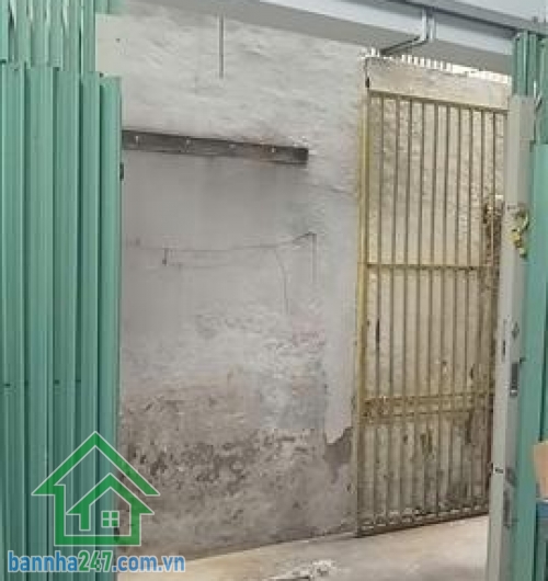 CHỈ 3.2 TỶ - NHÀ 2 TẦNG – TÂN SƠN NHÌ - TÂN PHÚ - DT: 34m² - 2 PN + 2 WC. * DT: 34m² (4 x 8.5m), 2 tầng, hiện đang cho thuê 6tr/tháng * Vị trí: Cách mặt tiền vài bước chân.