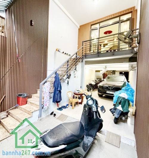 CHỈ 14,3 TỶ – NHÀ MẶT TIỀN KINH DOANH ĐƯỜNG NHỰA 10M – TRUNG TÂM TÂN PHÚ – 5 TẦNG – KHU BIỆT THỰ - 5PN, 5WC, gara để 2 ô tô  * Diện tích: 4.2 x 21,4m, công nhận 89.9m² 