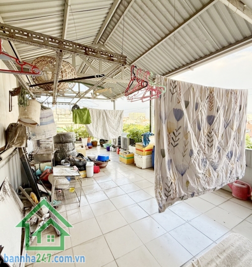 CHỈ 14,3 TỶ – NHÀ MẶT TIỀN KINH DOANH ĐƯỜNG NHỰA 10M – TRUNG TÂM TÂN PHÚ – 5 TẦNG – KHU BIỆT THỰ - 5PN, 5WC, gara để 2 ô tô  * Diện tích: 4.2 x 21,4m, công nhận 89.9m² 