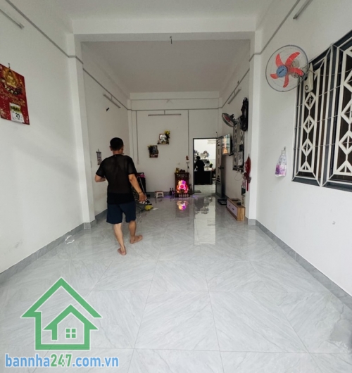 CHỈ 5.2 TỶ – HẺM 6M XE HƠI NGỦ TRONG NHÀ – NGAY AEON TÂN PHÚ – NHÀ ĐẸP 72M² – NGANG HIẾM 5M