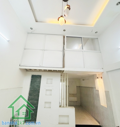 CHỈ 4,8 TỶ - NHÀ ĐẸP PHƯỜNG 13, TÂN BÌNH – DTCN 47M2 – NỞ HẬU  Diện tích: 3.9 x 12m, nở hậu 4.1m. Kết cấu: Trệt + lửng, 1 PN Master, 1 WC (có thể cải tạo thành 3 PN)