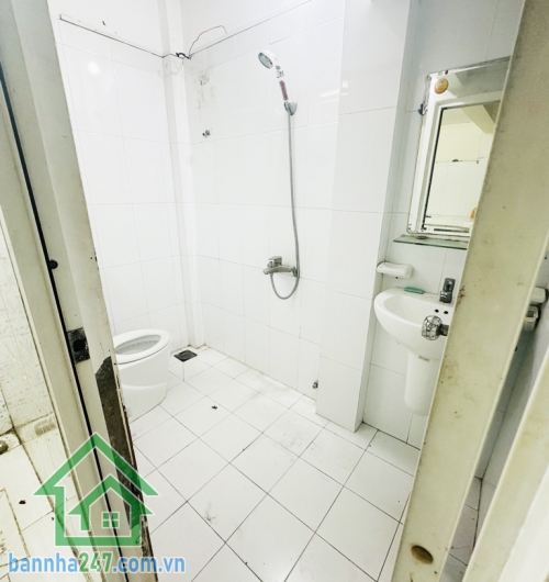 CHỈ 4,8 TỶ - NHÀ ĐẸP PHƯỜNG 13, TÂN BÌNH – DTCN 47M2 – NỞ HẬU  Diện tích: 3.9 x 12m, nở hậu 4.1m. Kết cấu: Trệt + lửng, 1 PN Master, 1 WC (có thể cải tạo thành 3 PN)