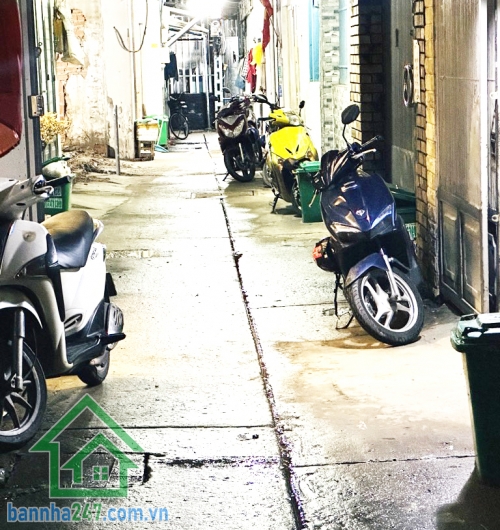 CHỈ 4,8 TỶ - NHÀ ĐẸP PHƯỜNG 13, TÂN BÌNH – DTCN 47M2 – NỞ HẬU  Diện tích: 3.9 x 12m, nở hậu 4.1m. Kết cấu: Trệt + lửng, 1 PN Master, 1 WC (có thể cải tạo thành 3 PN)