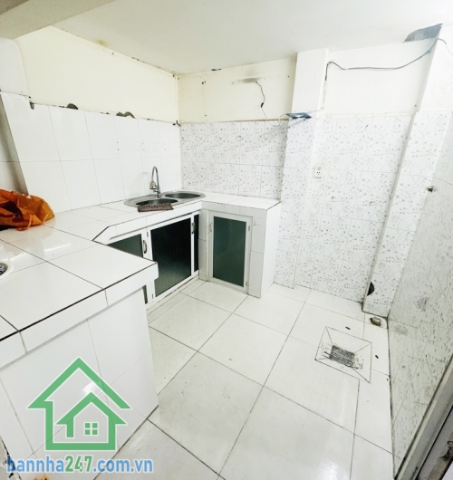 CHỈ 4,8 TỶ - NHÀ ĐẸP PHƯỜNG 13, TÂN BÌNH – DTCN 47M2 – NỞ HẬU  Diện tích: 3.9 x 12m, nở hậu 4.1m. Kết cấu: Trệt + lửng, 1 PN Master, 1 WC (có thể cải tạo thành 3 PN)