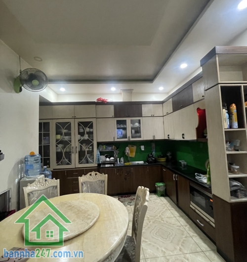 MẶT TIỀN HẺM 10M CÓ VỈA HÈ – NHÀ 3 TẦNG ĐẸP – LÊ VĂN QUỚI – NGÃ TƯ 4 XÃ – CHỈ NHỈNH 11 TỶ Vị trí siêu đẹp: 1 xẹt Lê Văn Quới, gần Ngã tư Bốn Xã – giáp Tân Phú