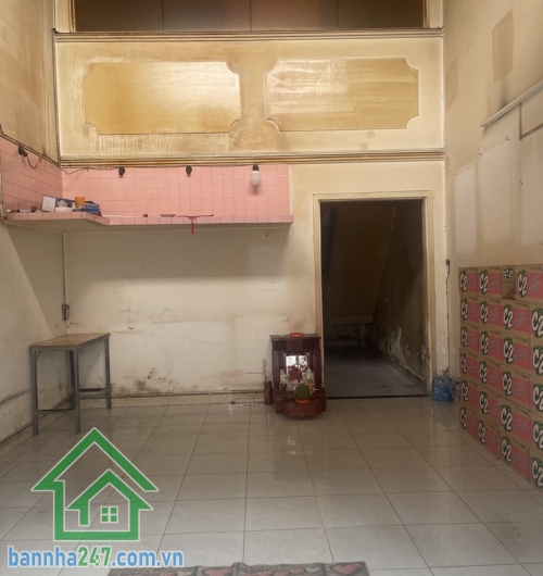 CHỈ 4 TỶ – NHÀ NGAY CHỢ LÊ ĐÌNH CẨN – SÁT KHU TÊN LỬA – HẺM XE HƠI.  DT: 47.6m² (4x12)m – 2 tầng (1 trệt + 1 lửng).  Hẻm xe hơi chạy thông tứ phía, kết nối nhanh Hương Lộ 2 – Mã Lò – Tỉnh Lộ 10.