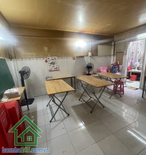 CHỈ 4 TỶ – NHÀ NGAY CHỢ LÊ ĐÌNH CẨN – SÁT KHU TÊN LỬA – HẺM XE HƠI.  DT: 47.6m² (4x12)m – 2 tầng (1 trệt + 1 lửng).  Hẻm xe hơi chạy thông tứ phía, kết nối nhanh Hương Lộ 2 – Mã Lò – Tỉnh Lộ 10.