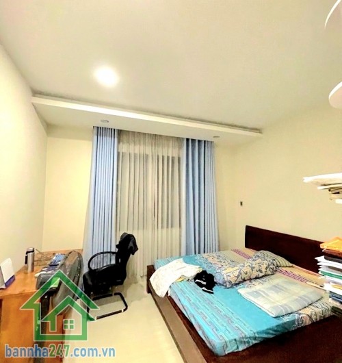 CHỈ 13,x TỶ – NHÀ 4 TẦNG MỚI ĐẸP – HXH TỚI NHÀ – KHU VIP SÂN BAY TÂN SƠN NHẤT - 3PN rộng – 4WC * Diện tích: 56m² * Kết cấu: 4 tầng * Công năng: 3PN rộng – 4WC