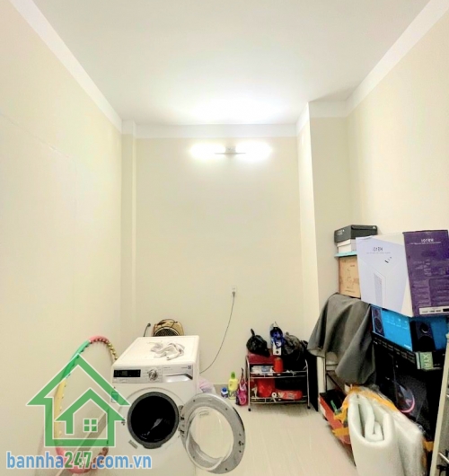 CHỈ 13,x TỶ – NHÀ 4 TẦNG MỚI ĐẸP – HXH TỚI NHÀ – KHU VIP SÂN BAY TÂN SƠN NHẤT - 3PN rộng – 4WC * Diện tích: 56m² * Kết cấu: 4 tầng * Công năng: 3PN rộng – 4WC