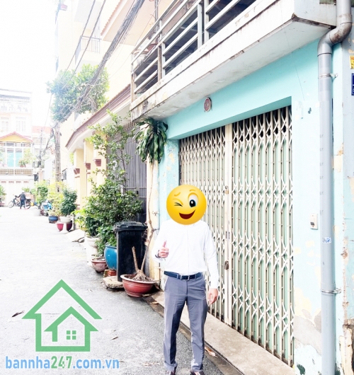 HẺM XE TẢI – NHÀ 2 TẦNG – 48M2 – GIÁ CHỈ 5.2 TỶ Diện tích: 48m2 (3.8 x 13m), công nhận 43m2. Kết cấu: 1 trệt, 1 lầu, gồm 2 phòng ngủ, 2 vệ sinh. Hẻm 6m thông