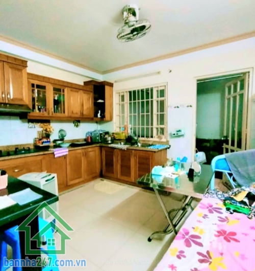 CHỈ 8,199 TỶ – HẺM 3,5M – NGAY ĐẤT THÁNH, PHƯỜNG 6, TÂN BÌNH – DT 75M² (4,3x17) – 4 TẦNG – 5 PHÒNG NGỦ, 5 WC Vị trí trung tâm, sát các tuyến đường lớn: Bắc Hải