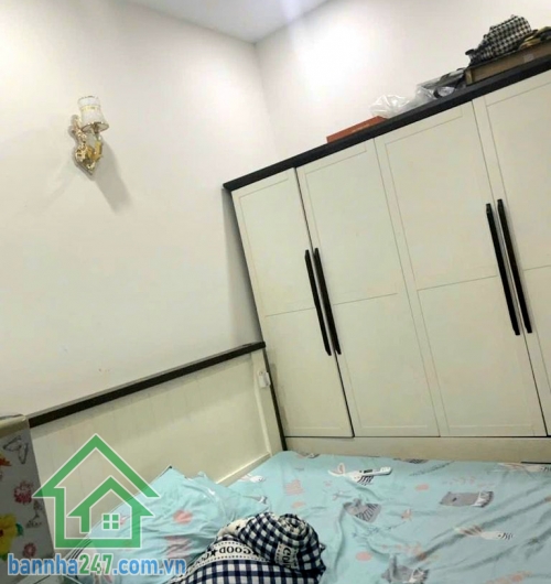 CHỈ 5,89 TỶ – HXH NHỰA THÔNG – NHÀ ĐẸP ĐƯỜNG LÔ TƯ – GIÁP TÂN PHÚ - DT: 90M² - 4PN 4WC * Diện tích: 90m² (5 x 18m) * Kết cấu: 1 trệt 1 lầu (2 tầng) Công năng 4PN - 4WC