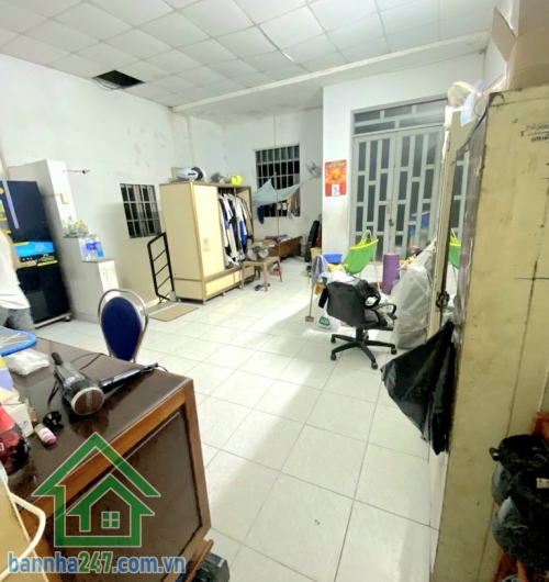 CHỈ 5,29 TỶ – HẺM 3.5M, VÀI CĂN RA MẶT TIỀN BÌNH TRỊ ĐÔNG – DT 66.1M2 (5.8x11.4M) – 3PN, 2WC Nhà 1 trệt 1 lầu, gồm phòng khách, bếp, 3PN, 2WC. 