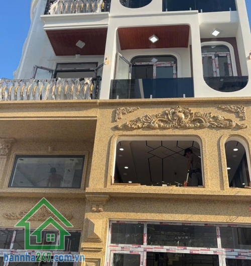 SIÊU PHẨM LÔ GÓC – NHÀ MỚI CHUẨN CHÂU ÂU – XE HƠI NGỦ TRONG NHÀ – CHỈ 10.3 TỶ * DT: 60m² (4x15m), ngang 4m vuông vức * Kết cấu 5 tầng: 1 trệt, 1 lửng, 2 lầu, sân thượng.