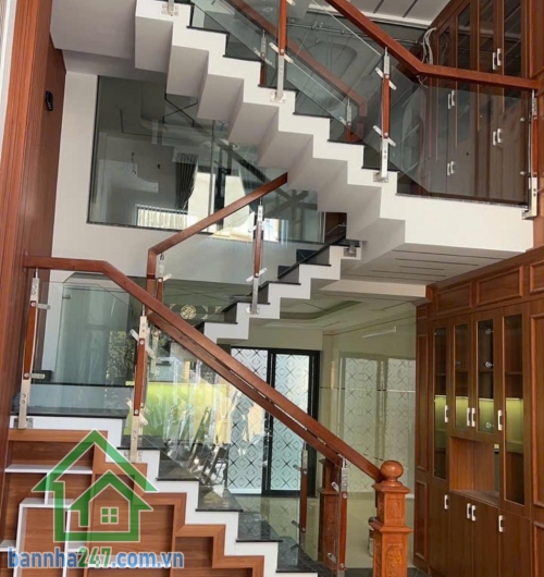 SIÊU PHẨM LÔ GÓC – NHÀ MỚI CHUẨN CHÂU ÂU – XE HƠI NGỦ TRONG NHÀ – CHỈ 10.3 TỶ * DT: 60m² (4x15m), ngang 4m vuông vức * Kết cấu 5 tầng: 1 trệt, 1 lửng, 2 lầu, sân thượng.