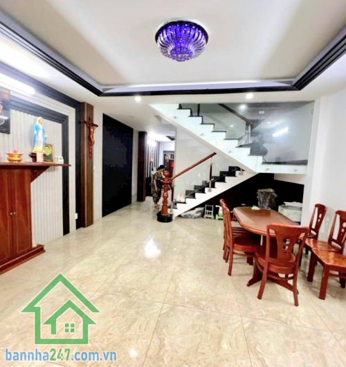 CHỈ 8,15 TỶ – MTKD ĐƯỜNG 16M CÓ LỀ 3M – DƯỜNG SỐ 5 - BÌNH TÂN - 4PN 3WC * Diện tích: 80m² (5 x 16m) – sổ vuông A4, không lộ giới * Kết cấu: 3 tầng (1 trệt 2 lầu, sân thượng)