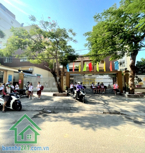 CHỈ 12,3 TỶ - MẶT TIỀN THÀNH CÔNG – NGANG LỚN 12M – DT 160M² – 3PN * Diện tích: 160m² – ngang hiếm 12m * Hiện trạng: chia 2 căn riêng biệt   * 1 căn đang cho thuê, 1 căn 3PN