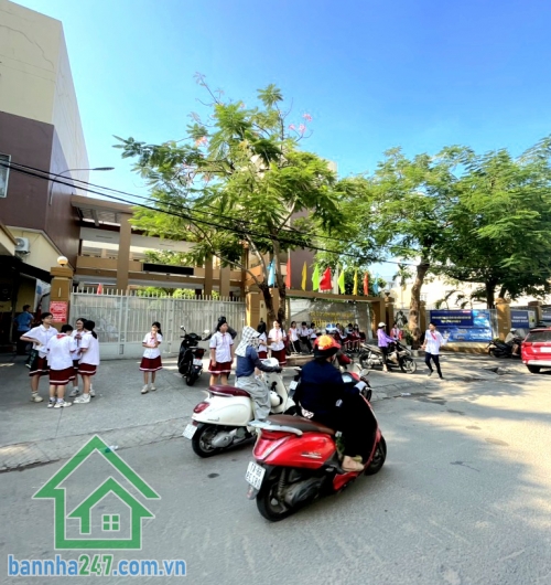 CHỈ 12,3 TỶ - MẶT TIỀN THÀNH CÔNG – NGANG LỚN 12M – DT 160M² – 3PN * Diện tích: 160m² – ngang hiếm 12m * Hiện trạng: chia 2 căn riêng biệt   * 1 căn đang cho thuê, 1 căn 3PN