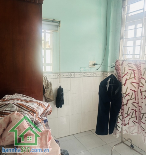 SIÊU HIẾM – NHÀ 3 TẦNG PHÚ THỌ HÒA – CHỈ 3.1 TỶ * Kết cấu 3 tầng BTCT chắc chắn: 1 trệt – 1 lửng – 1 lầu * DT: 3 x 8m, DTSD 71m², bố trí 3PN – 2WC, tiện nghi và công năng đầy đủ. 