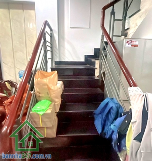 Siêu phẩm 4 tầng – Hẻm xe hơi 8m – Phạm Quý Thích, Tân Phú. Diện tích: 4x20m – vuông vức. Kết cấu: 1 trệt – 2 lầu – sân thượng trước sau. Công năng: 4PN – 4WC.