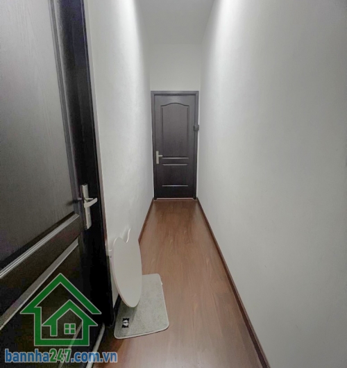 CHỈ 6.3 TỶ – NHÀ ĐẸP BÙI THỊ XUÂN – DT 67M² - 3PN – 3WC (4.95 x 17)m – Kết cấu 1 trệt 1 lầu, gồm 3PN – 3WC – PK – Bếp. Có giếng trời thoáng mát, sân để xe rộng. 