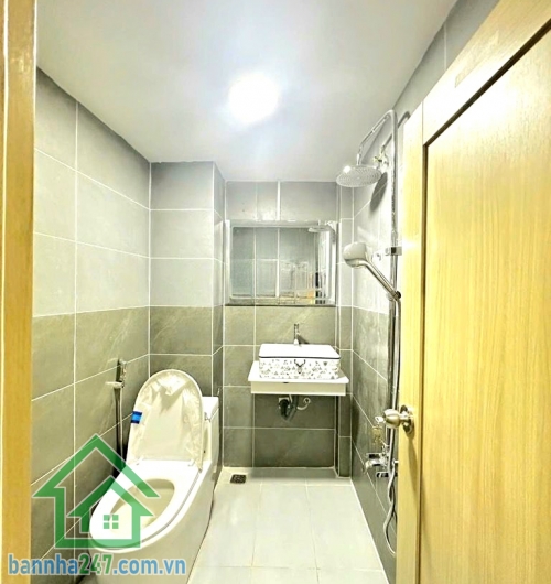 CHỈ 4,78 TỶ – NHÀ 3 TẦNG – NGUYỄN TRỌNG TUYỂN – P.1 – TÂN BÌNH – CĂN GÓC THOÁNG - 2PN – 3WC * Diện tích: 24m² (3,2m x 9,4m) * Kết cấu: 3 tầng BTCT 