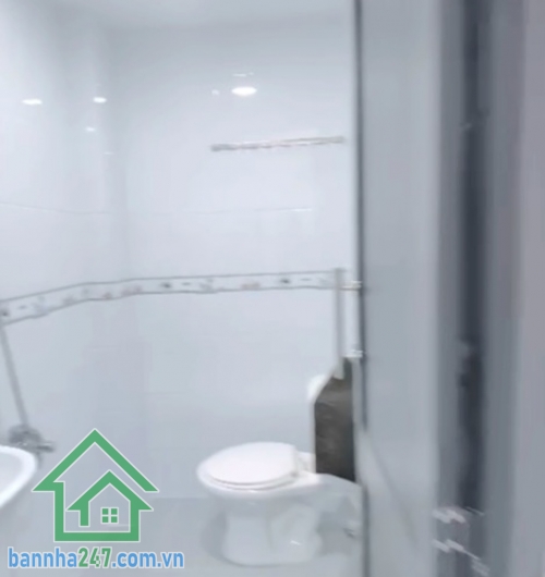 CHỈ 6,9 TỶ – NHÀ 3 TẦNG – 5PN 6WC – HẺM 5M – GẦN NGÃ TƯ BẢY HIỀN – P.8, TÂN BÌNH DT: 3.65 nở hậu 3.95, dài 14m (44.6m² CN đủ)  Kết cấu: 1 trệt 2 lầu – 5PN, 6WC