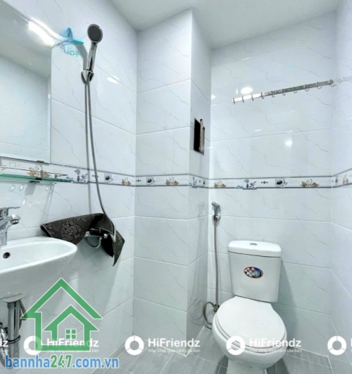 CHỈ 6,9 TỶ – NHÀ 3 TẦNG – 5PN 6WC – HẺM 5M – GẦN NGÃ TƯ BẢY HIỀN – P.8, TÂN BÌNH DT: 3.65 nở hậu 3.95, dài 14m (44.6m² CN đủ)  Kết cấu: 1 trệt 2 lầu – 5PN, 6WC