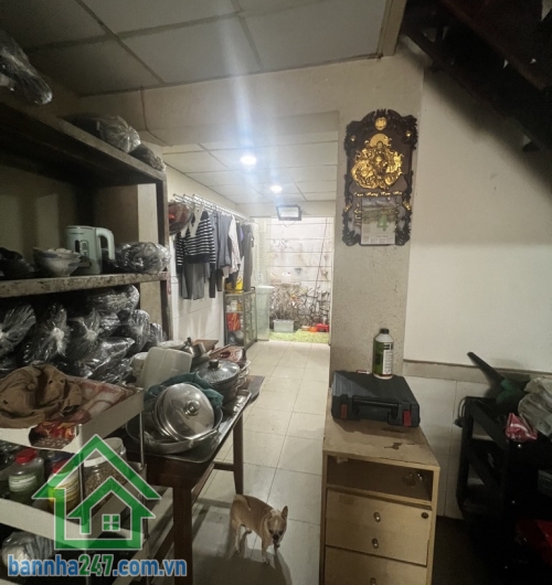 CHỈ HƠN 6 TỶ – DUY TÂN, P8, TÂN BÌNH – 55,4M² NGANG 4.3M * Kết cấu: 1 trệt, 1 lửng, gồm 2PN, PK, bếp, ban công thoáng * Vị trí: hẻm ba gác, vài bước ra hẻm xe hơi.