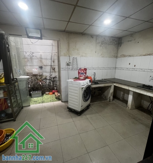 CHỈ HƠN 6 TỶ – DUY TÂN, P8, TÂN BÌNH – 55,4M² NGANG 4.3M * Kết cấu: 1 trệt, 1 lửng, gồm 2PN, PK, bếp, ban công thoáng * Vị trí: hẻm ba gác, vài bước ra hẻm xe hơi.