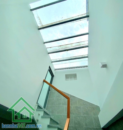 CHỈ 7,6 TỶ – NHÀ ĐẸP HẺM 4M – LẠC LONG QUÂN – LÝ THƯỜNG KIỆT – TÂN BÌNH- DT: 49,5m² - 6PN, 7WC - DT: 49,5m² (4,5 x 11m)  – Kết cấu BTCT 3 tầng gồm 6PN, 7WC