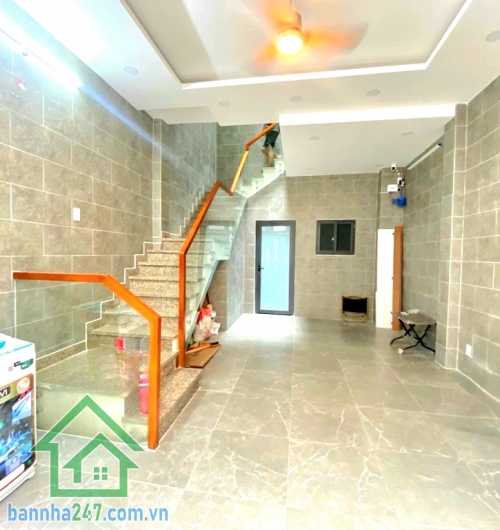CHỈ 7,6 TỶ – NHÀ ĐẸP HẺM 4M – LẠC LONG QUÂN – LÝ THƯỜNG KIỆT – TÂN BÌNH- DT: 49,5m² - 6PN, 7WC - DT: 49,5m² (4,5 x 11m)  – Kết cấu BTCT 3 tầng gồm 6PN, 7WC