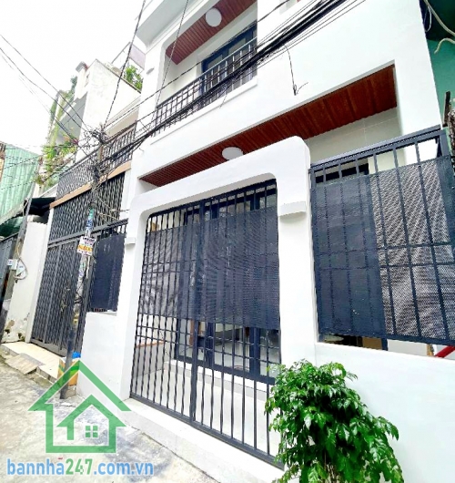 CHỈ 4,35 TỶ – NHÀ MỚI ĐẸP 3PN – GẦN LÊ VĂN QUỚI – NGÃ TƯ 4 XÃ – CHỢ BÌNH LONG - 3PN, 2WC DT: 4x12m (48m² công nhận đủ) Kết cấu: 1 trệt + 1 lầu, 3PN, 2WC, có phòng ngủ dưới đất.