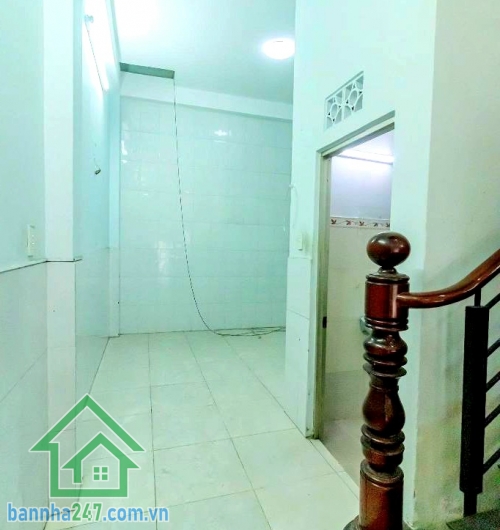 CHỈ 4,95 TỶ – HẺM XE TẢI TRÁNH – NGAY AEON MALL TÂN PHÚ - DT: 44M² (4 x 11) - 2 TẦNG - 2PN - 2WC Kết cấu: 2 Tầng (1 trệt 1 lầu) gồm 1 phòng khách, 1 bếp, 2PN, 2WC
