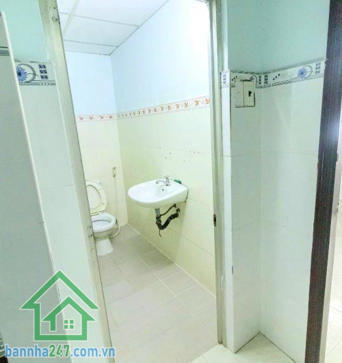 CHỈ 4,95 TỶ – HẺM XE TẢI TRÁNH – NGAY AEON MALL TÂN PHÚ - DT: 44M² (4 x 11) - 2 TẦNG - 2PN - 2WC Kết cấu: 2 Tầng (1 trệt 1 lầu) gồm 1 phòng khách, 1 bếp, 2PN, 2WC