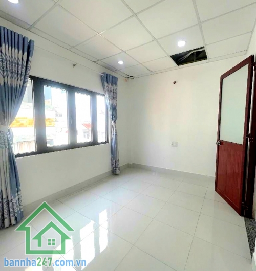 CHỈ 4,25 TỶ - NHÀ MỚI ĐẸP 3 TẦNG – CẠNH AEON TÂN PHÚ – 4 PN - 3 WC - VÀO Ở NGAY Vị trí: Cách Aeon Mall Tân Phú vài phút, khu dân cư an ninh – tiện ích đầy đủ