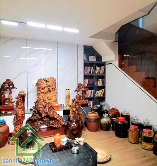 CHỈ 8,8 TỶ – NHÀ MỚI 6 TẦNG BTCT – SÁT MẶT TIỀN – TRUNG TÂM TÂN PHÚ - 3PN – 4WC * Diện tích: 5 x 9.5m – sổ vuông vức * Kết cấu: 6 tầng BTCT (Trệt + lửng + 3 lầu + sân thượng) 